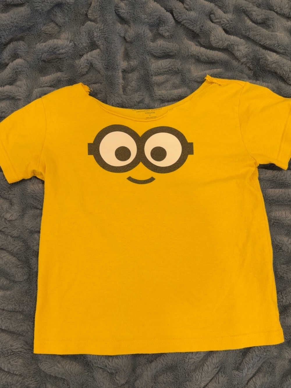 Universal off the shoulder minions baby tee